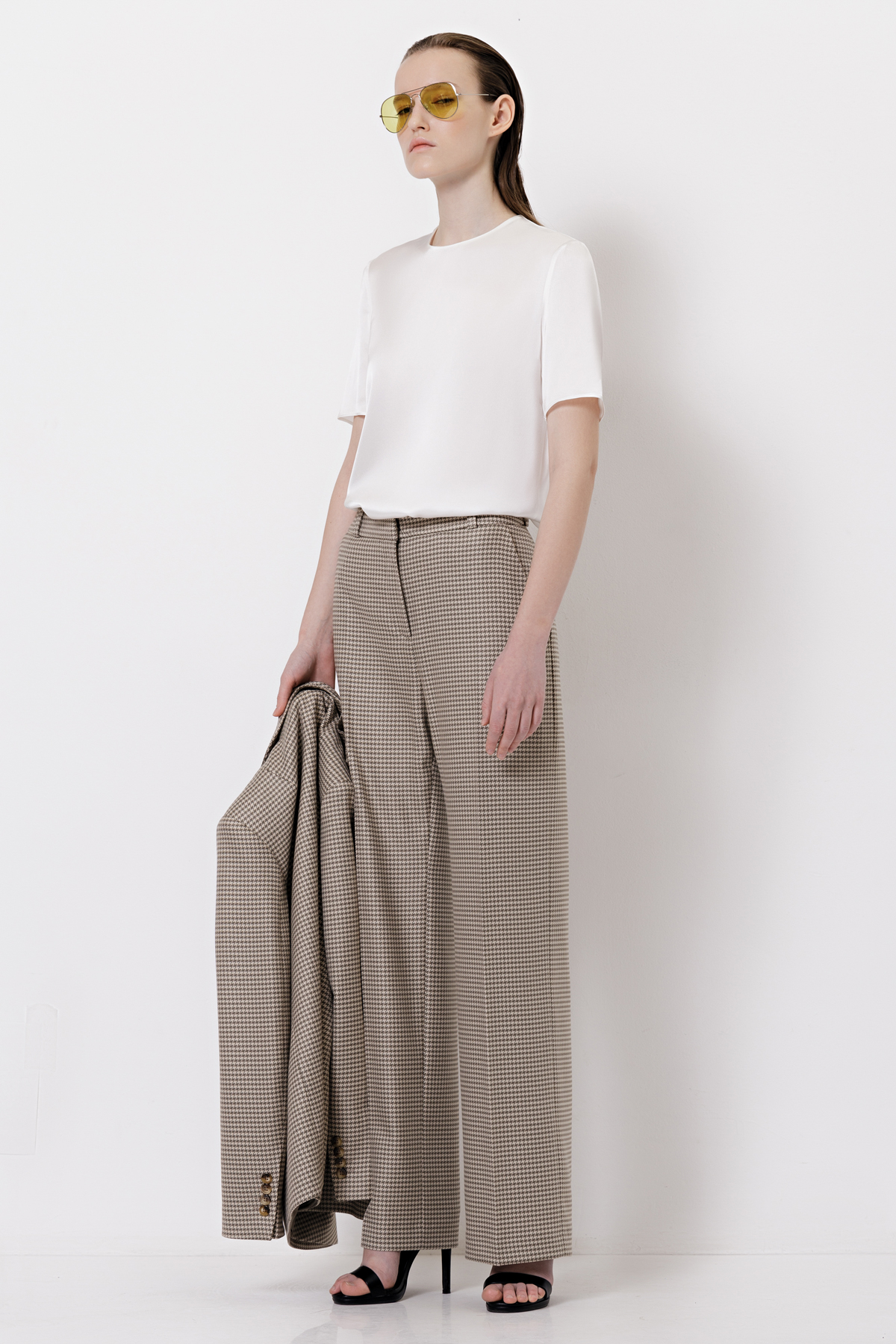 Trousers VASSA&Co, пол female, цвет brown