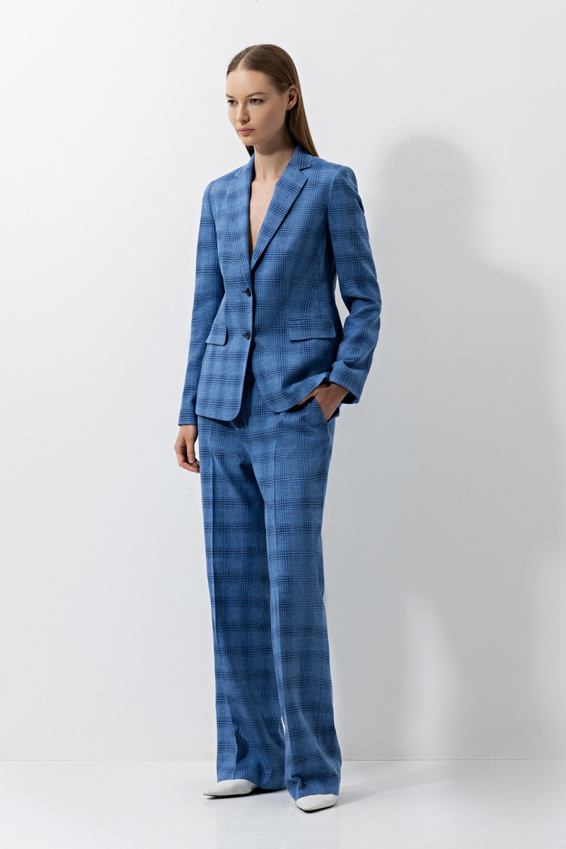 Приталенный жакет в клетку , пол женский, цвет синий