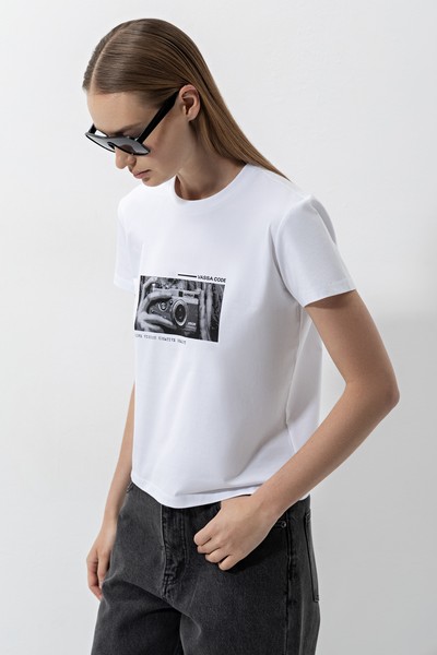 Футболка с принтом VASSA CODE, пол женский, цвет белый