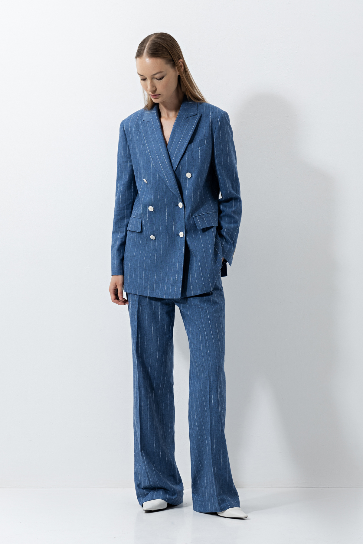 Trousers VASSA CODE, пол female, цвет синий