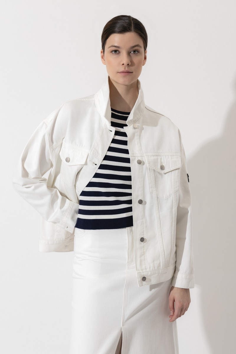 Denim jacket VASSA CODE, пол female, цвет white