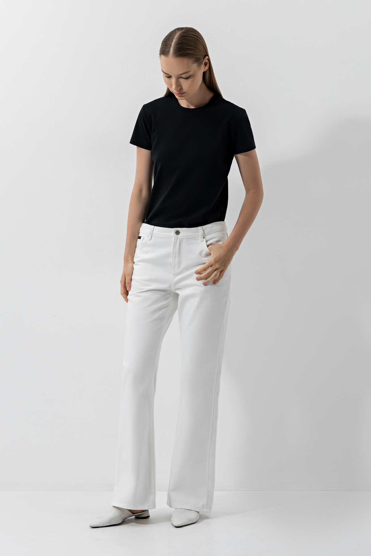 Jeans VASSA CODE, пол female, цвет white