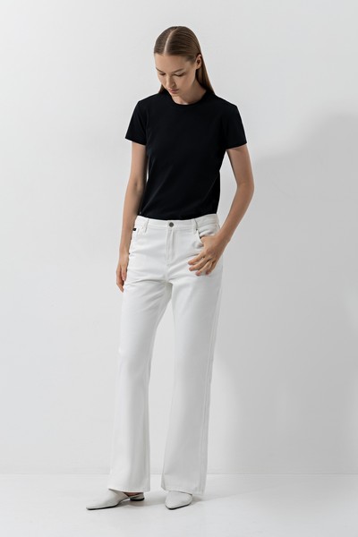 Jeans VASSA CODE, пол female, цвет white