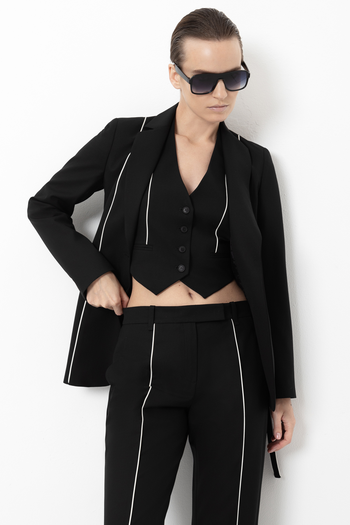 Vest VASSA&Co, пол female, цвет black
