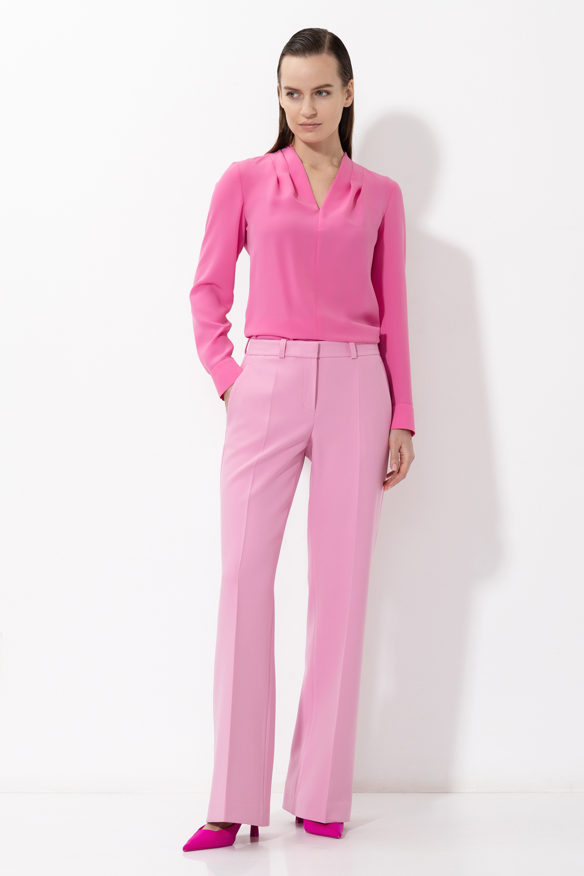 Брюки VASSA&Co, пол женский, цвет розовый