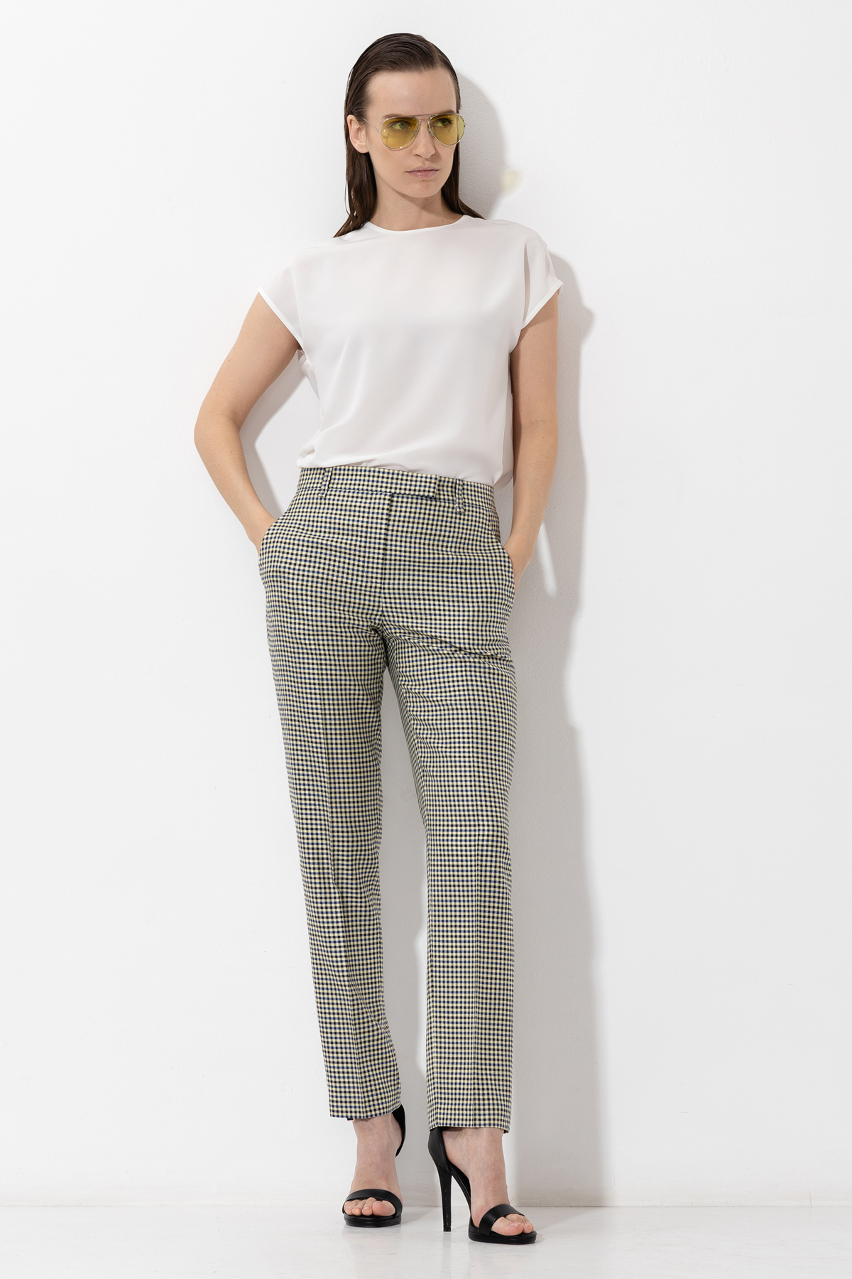 Брюки в клетку зауженного кроя VASSA&Co, пол женский, цвет молочный