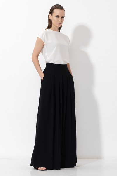 Trousers VASSA&Co, пол female, цвет black
