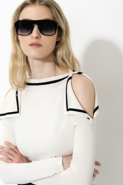 Джемпер с открытыми плечами , пол женский, цвет белый