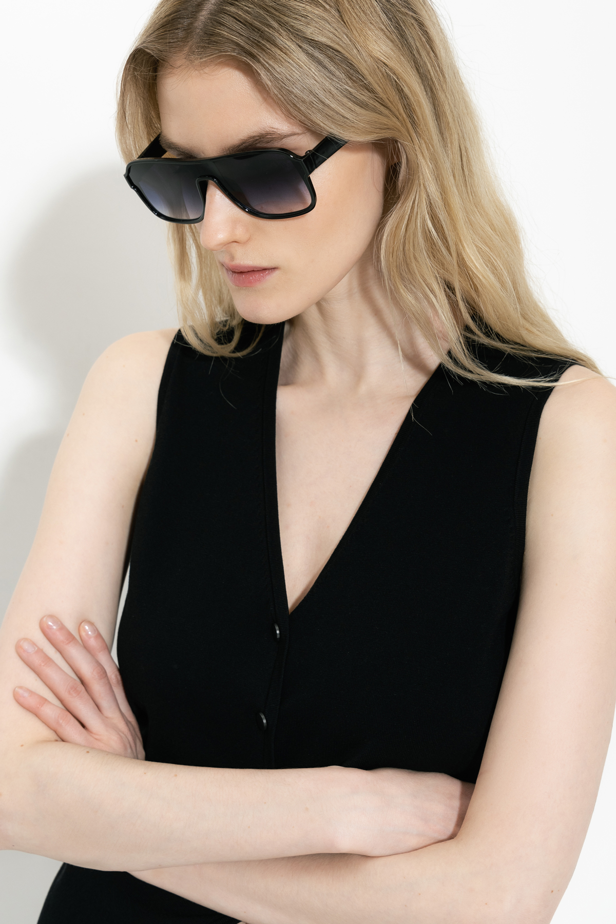 Жилет VASSA&Co, пол женский, цвет черный