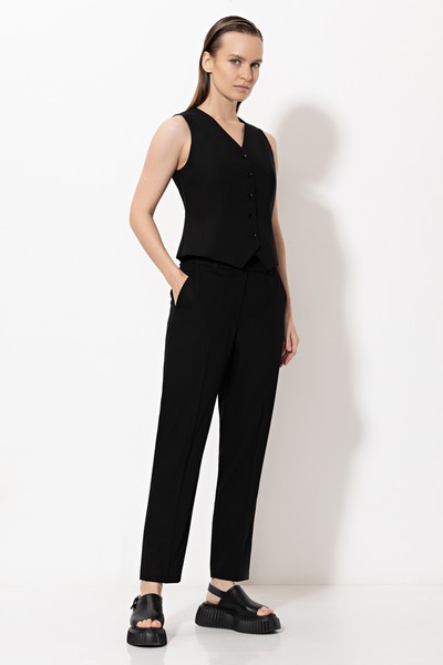 Брюки VASSA&Co, пол женский, цвет черный