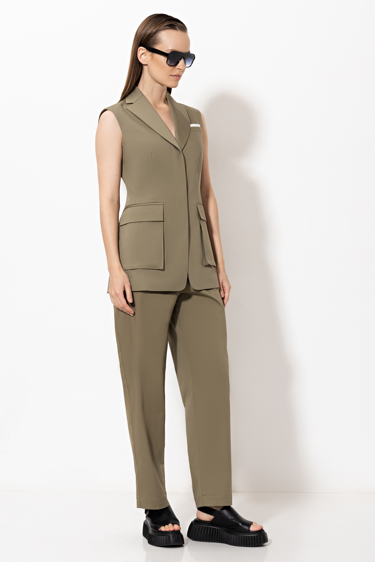 Trousers VASSA&Co, пол female, цвет green