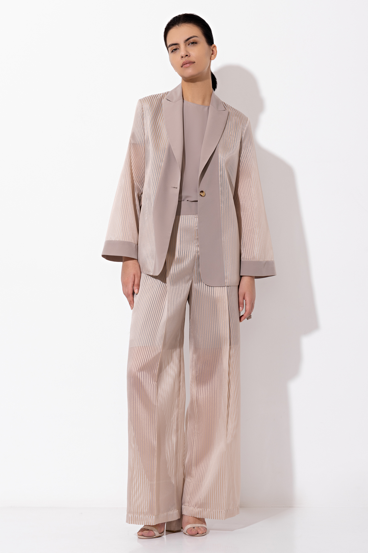 Брюки VASSA&Co, пол женский, цвет бежевый