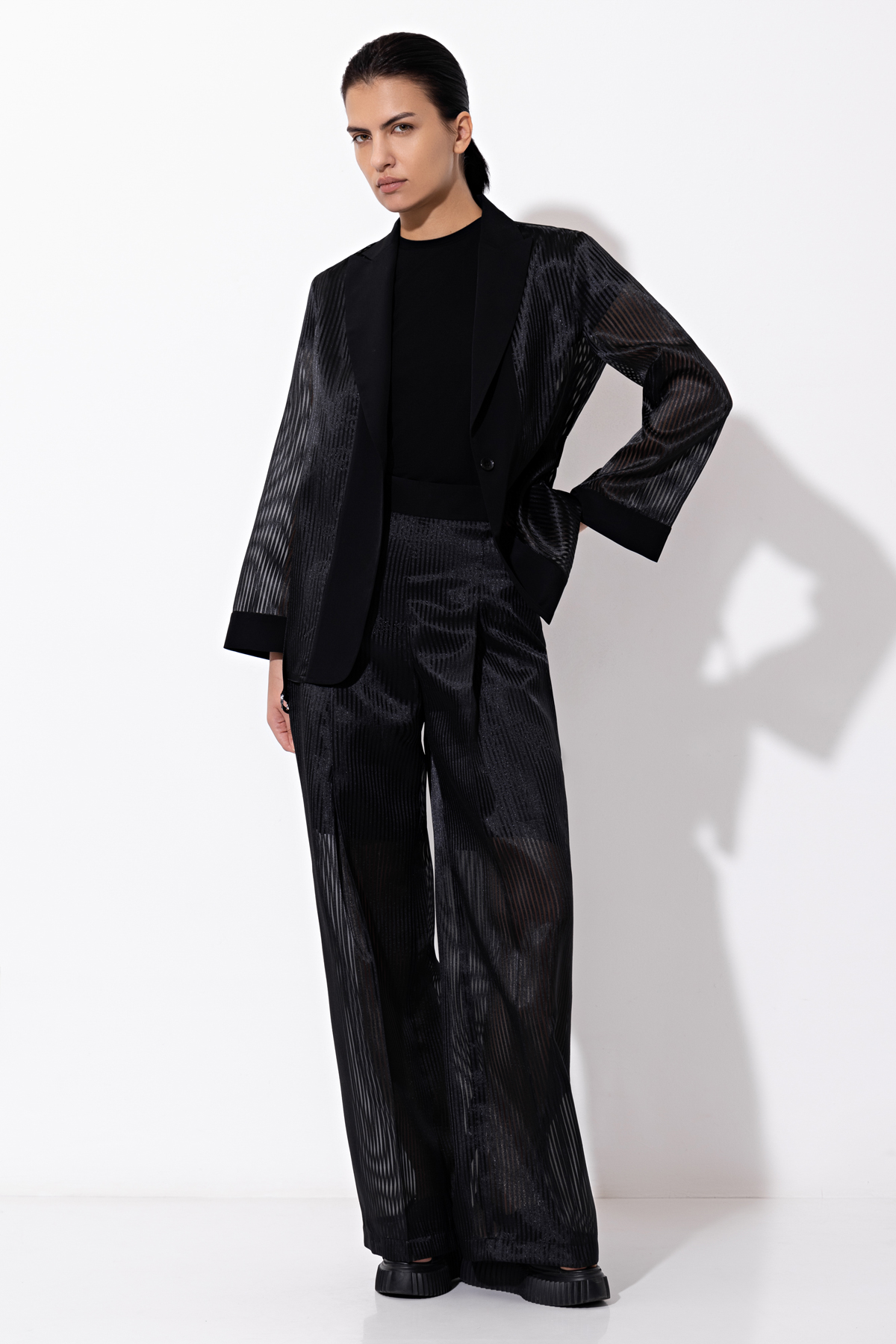 Брюки VASSA&Co, пол женский, цвет черный