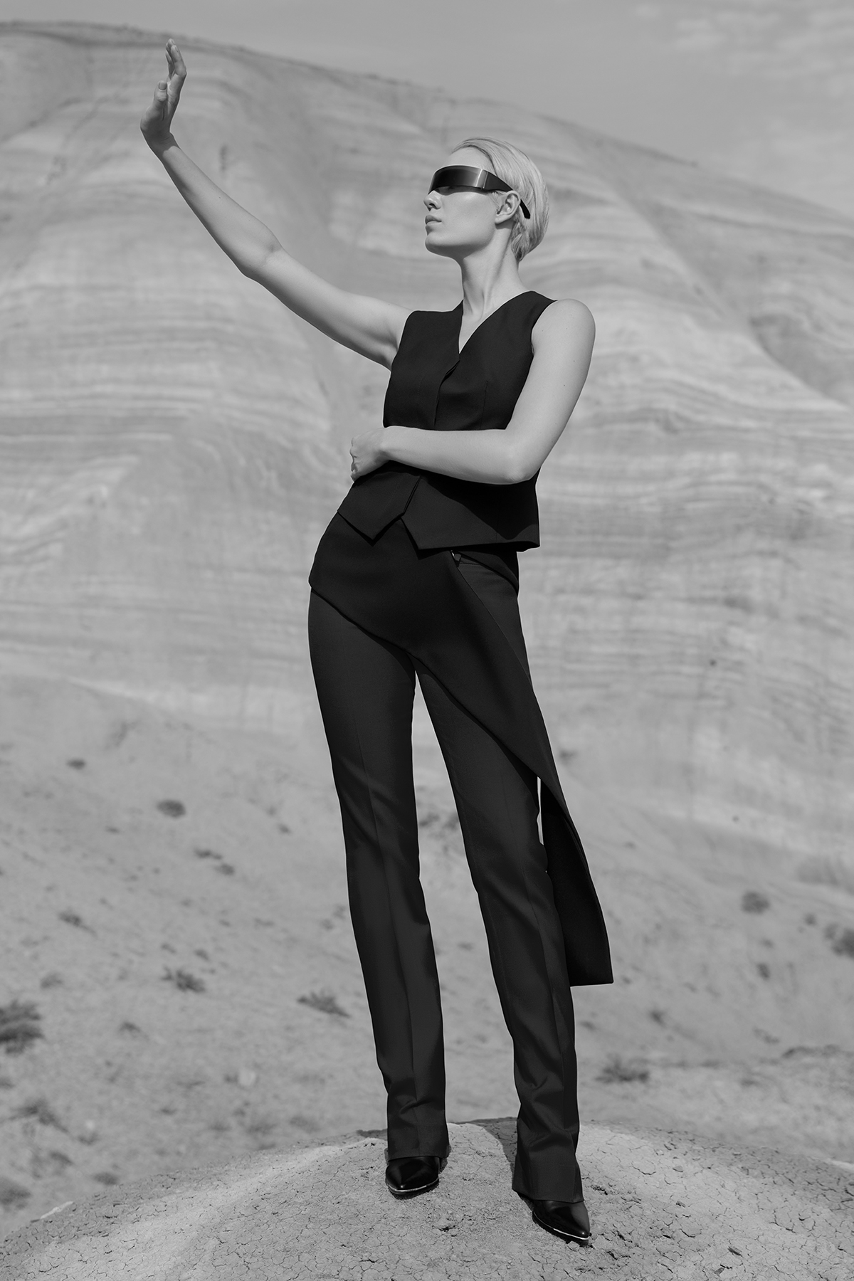 Асимметричный пояс VASSA&Co, пол женский, цвет черный