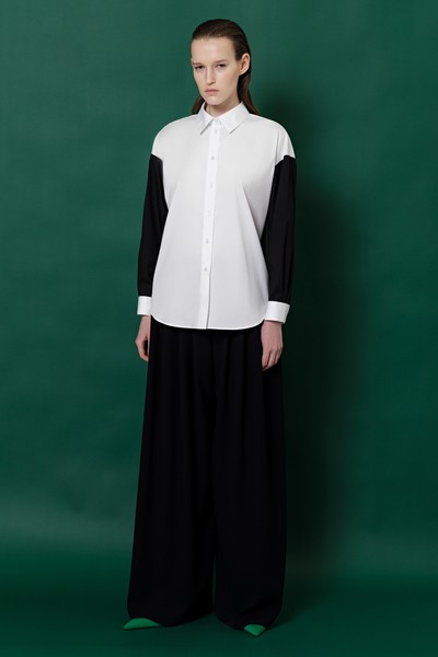 Рубашка с контрастной вставкой VASSA&Co, пол женский, цвет черный