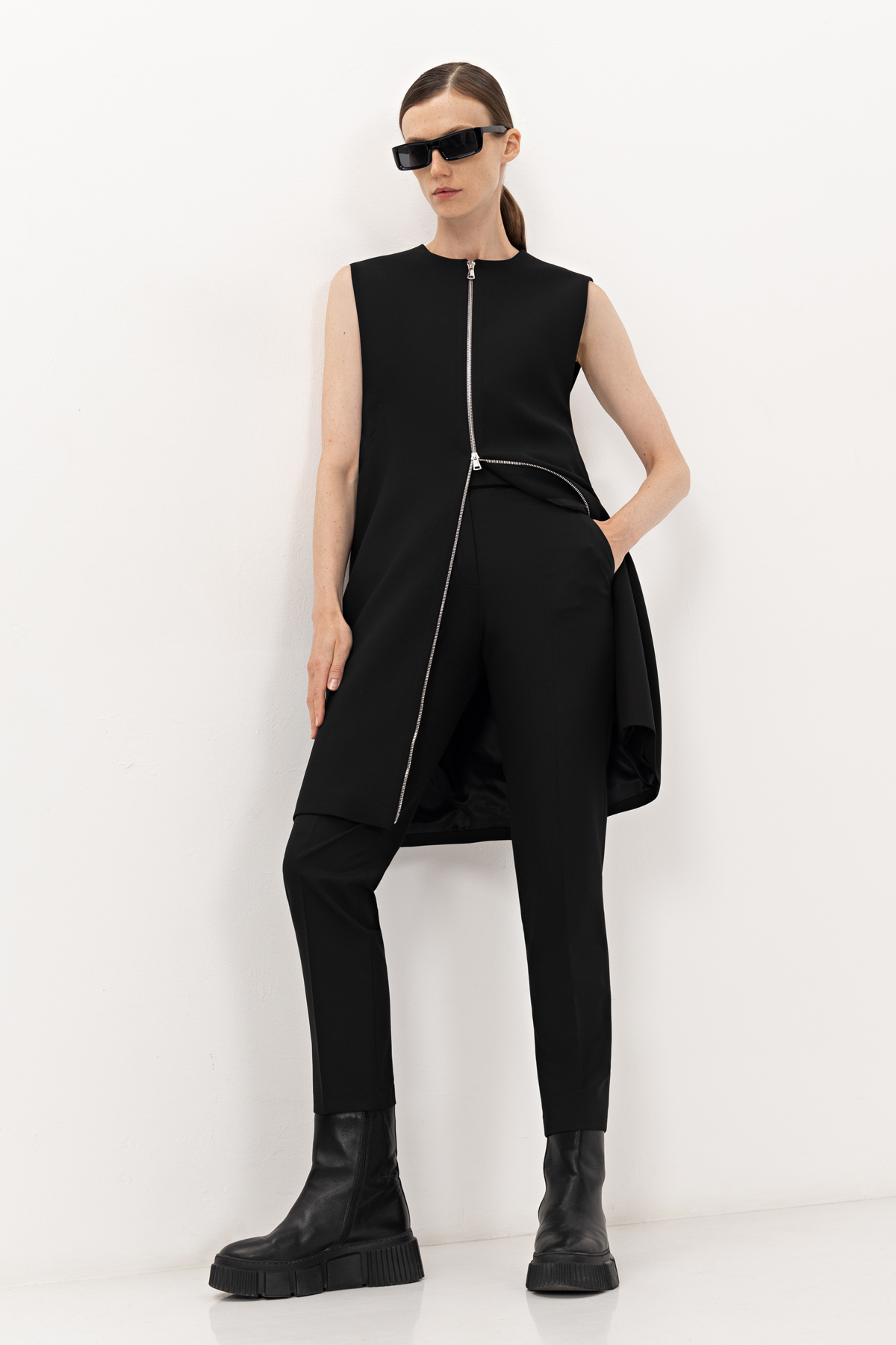 Trousers VASSA&Co, пол female, цвет black
