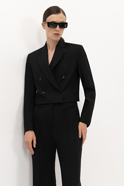 Укороченный жакет VASSA&Co, пол женский, цвет черный