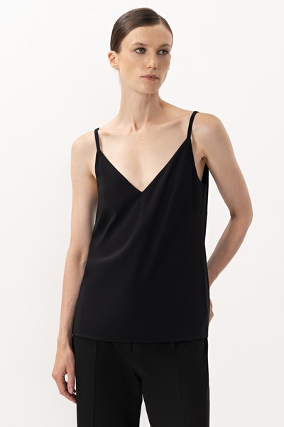 Базовая блузка VASSA&Co, пол женский, цвет черный