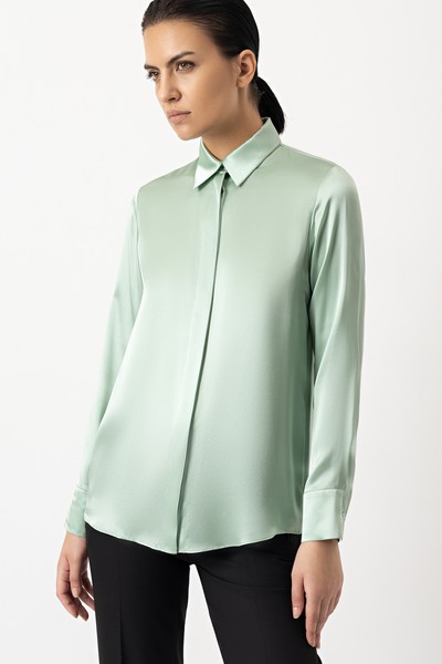 Блузка из шелка VASSA&Co, пол женский, цвет зеленый
