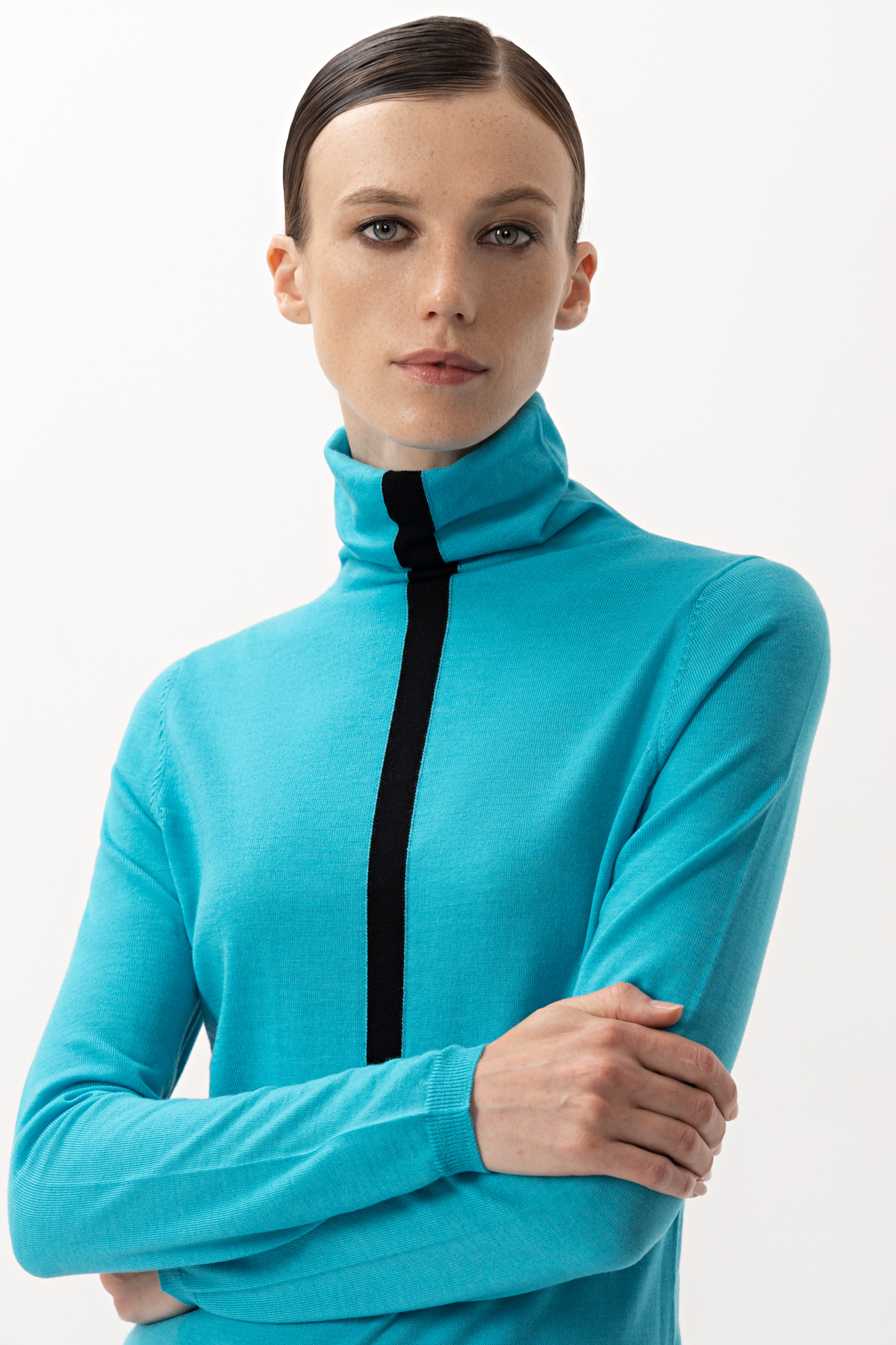 Водолазка из шерсти VASSA&Co, пол женский, цвет голубой