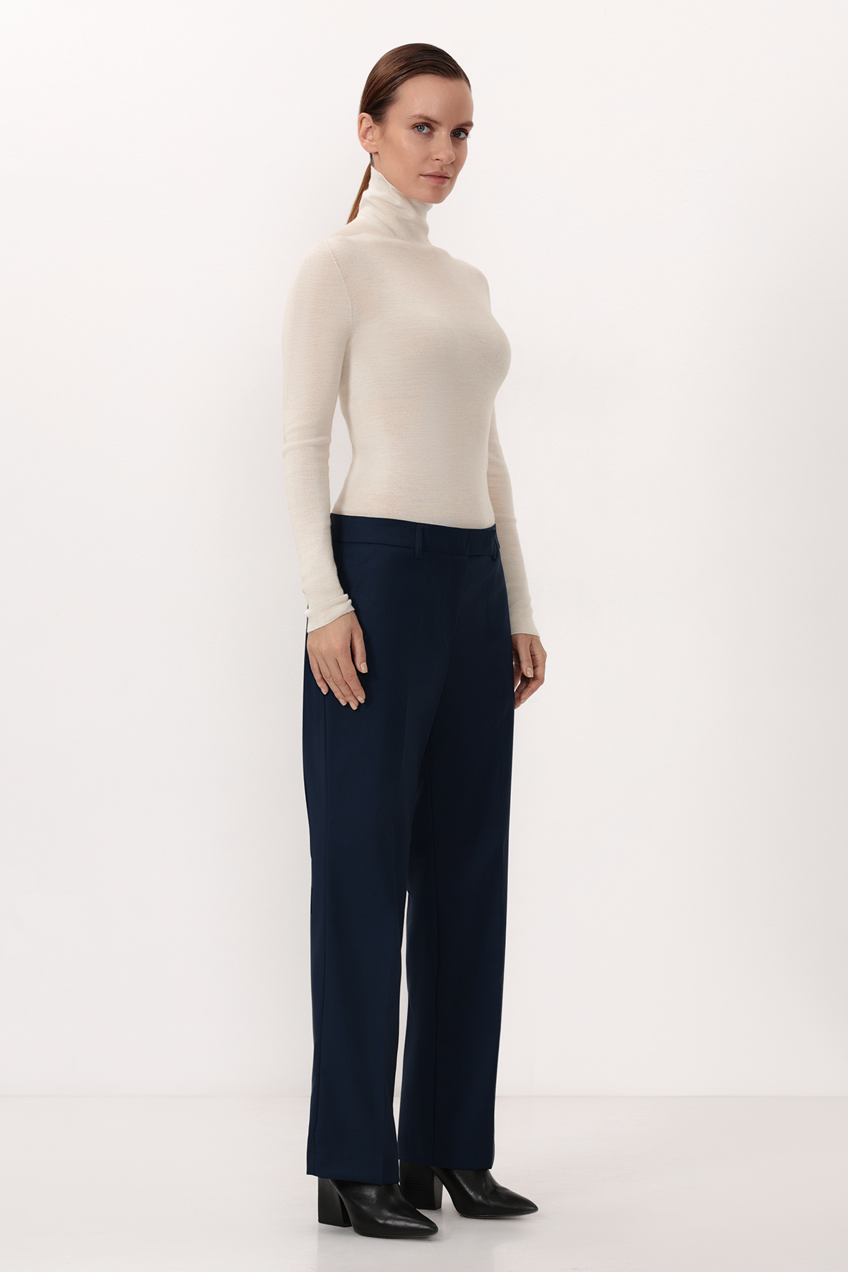 Брюки VASSA CODE, пол женский, цвет синий