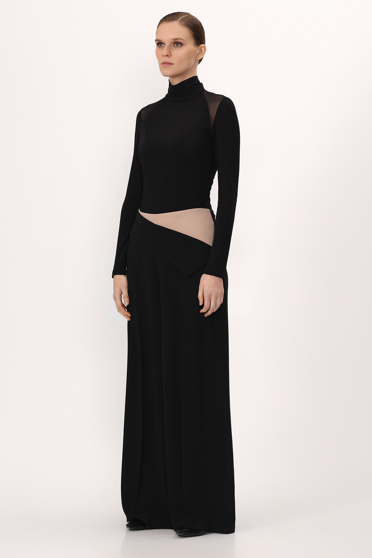 Брюки VASSA&Co, пол женский, цвет черный