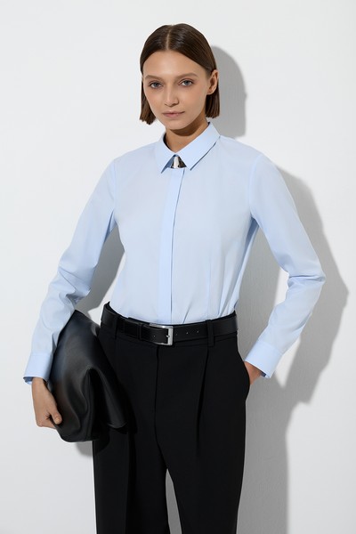 Рубашка приталенного силуэта VASSA&Co, пол женский, цвет голубой