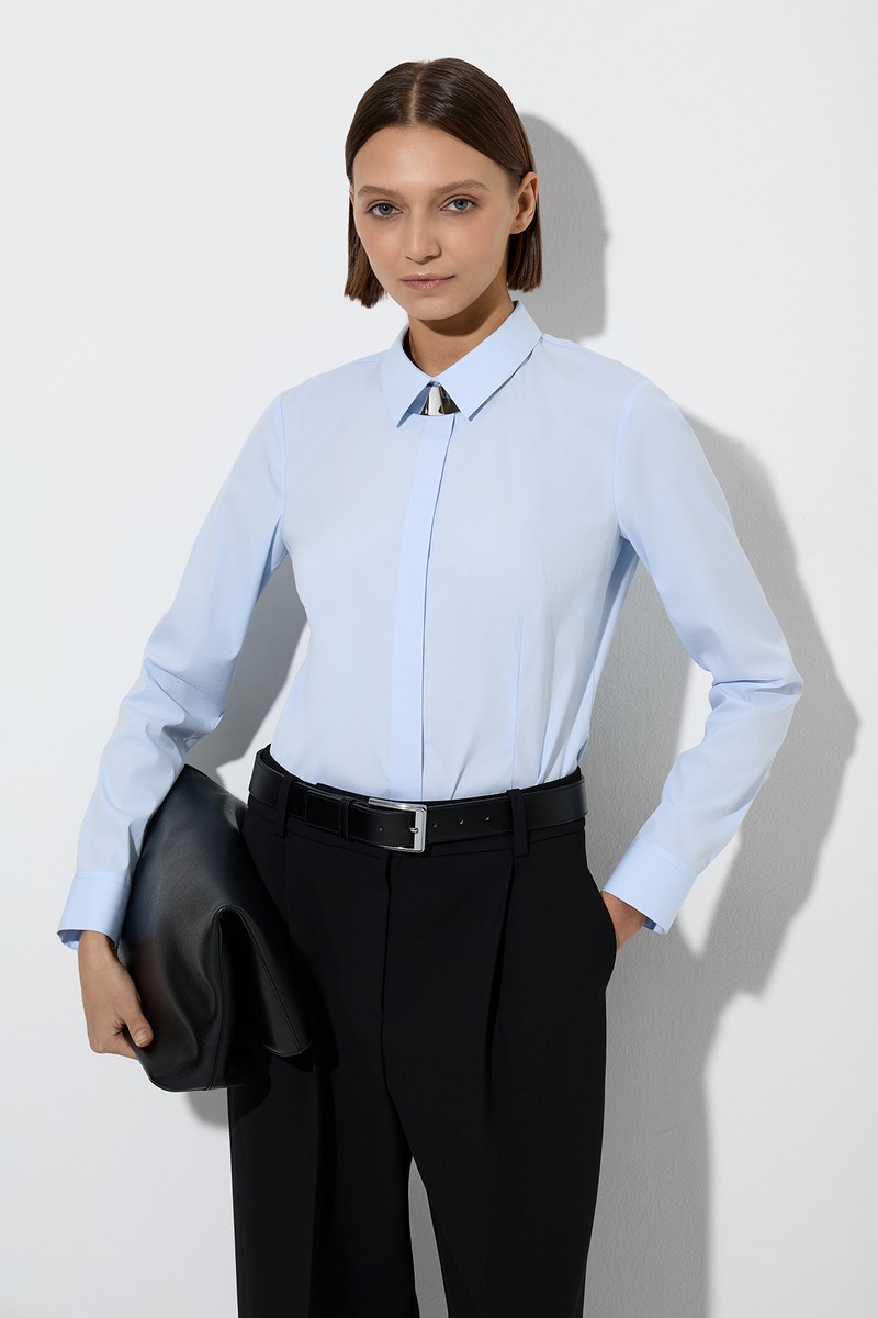 Рубашка приталенного силуэта VASSA&Co, пол женский, цвет голубой