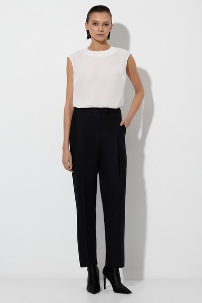 Брюки из шерсти и кашемира VASSA&Co, пол женский, цвет черный
