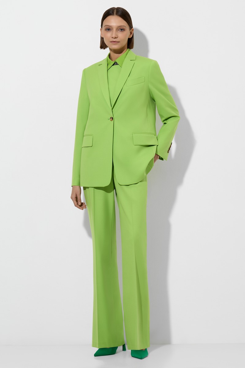 Брюки с легким расклешением , пол женский, цвет зеленый