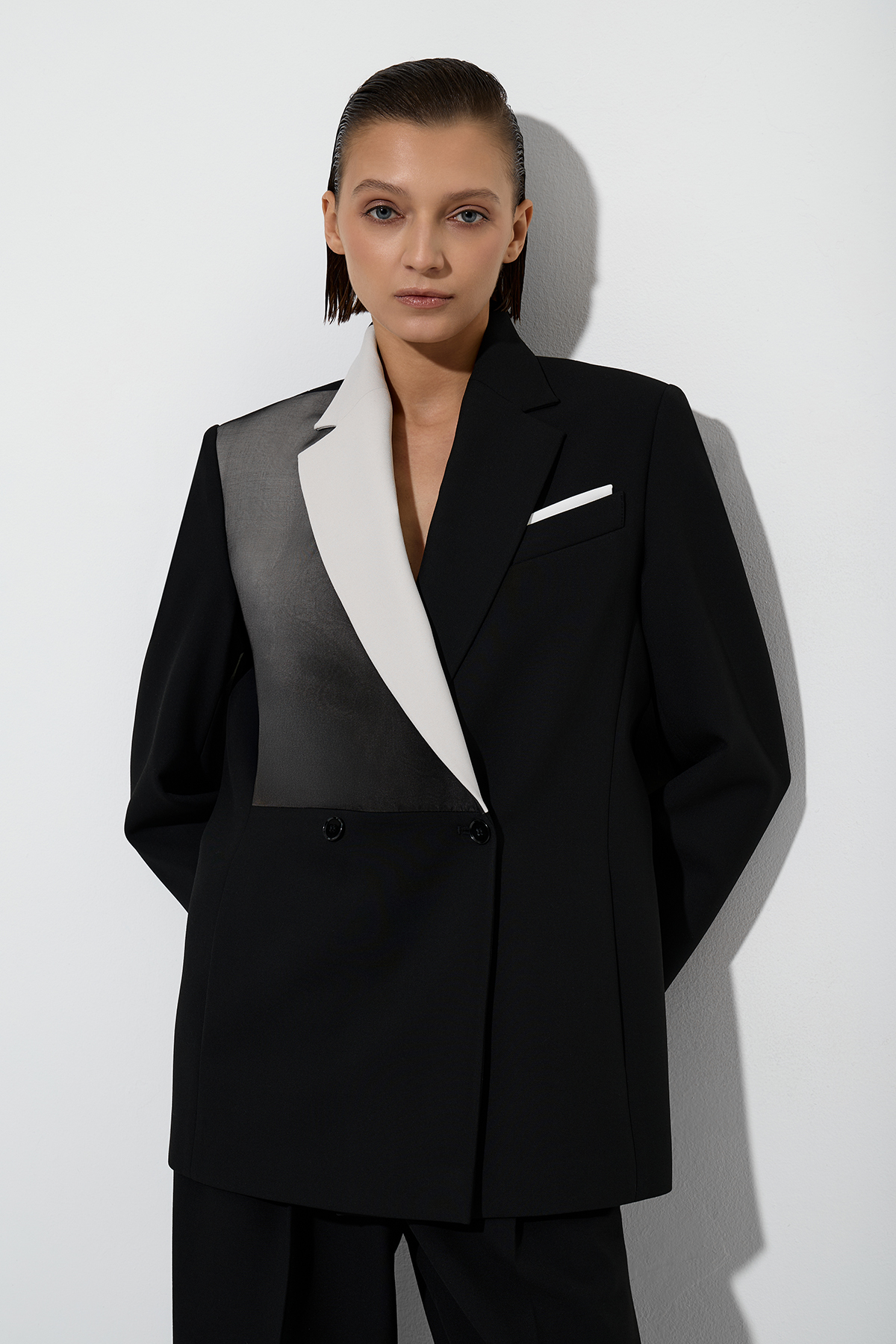 Жакет с акцентной деталью , пол женский, цвет черный