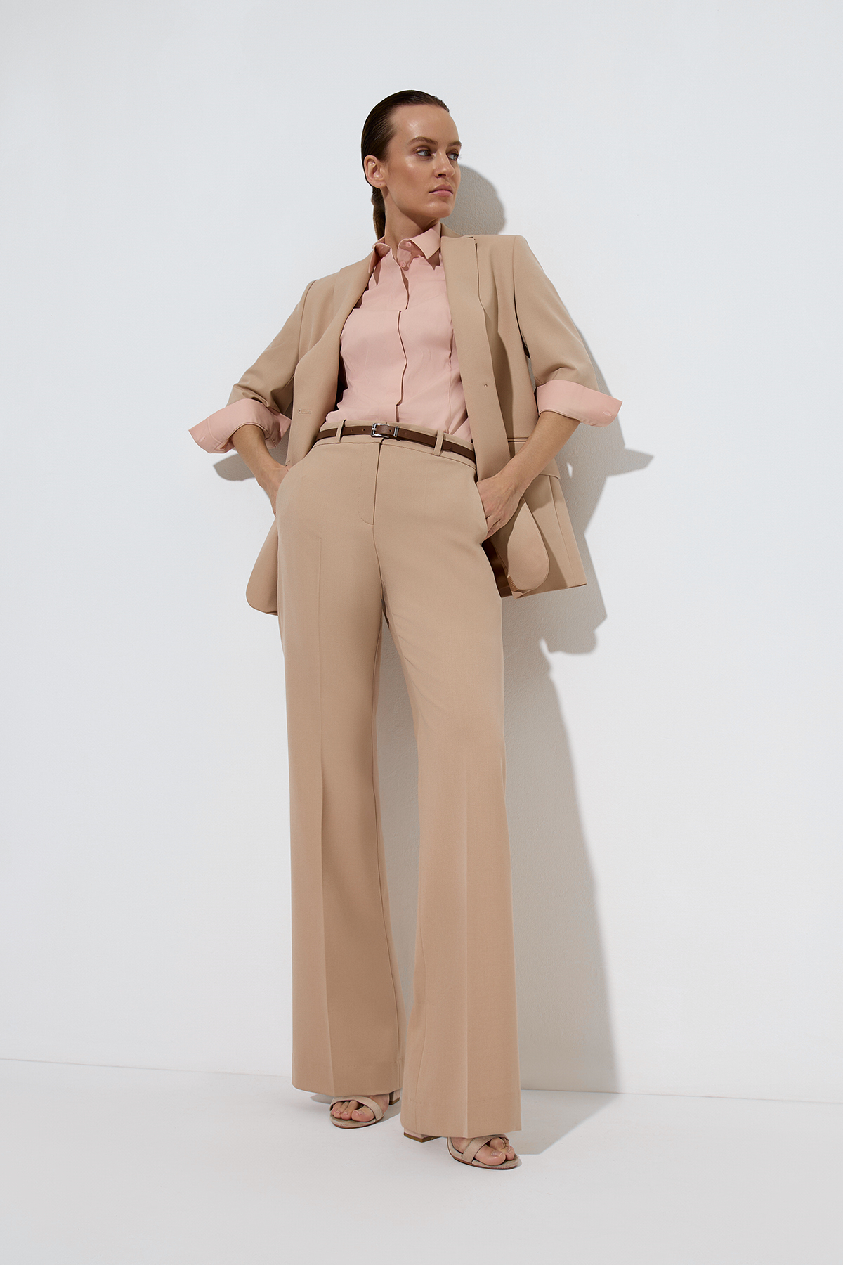 Брюки , пол женский, цвет бежевый