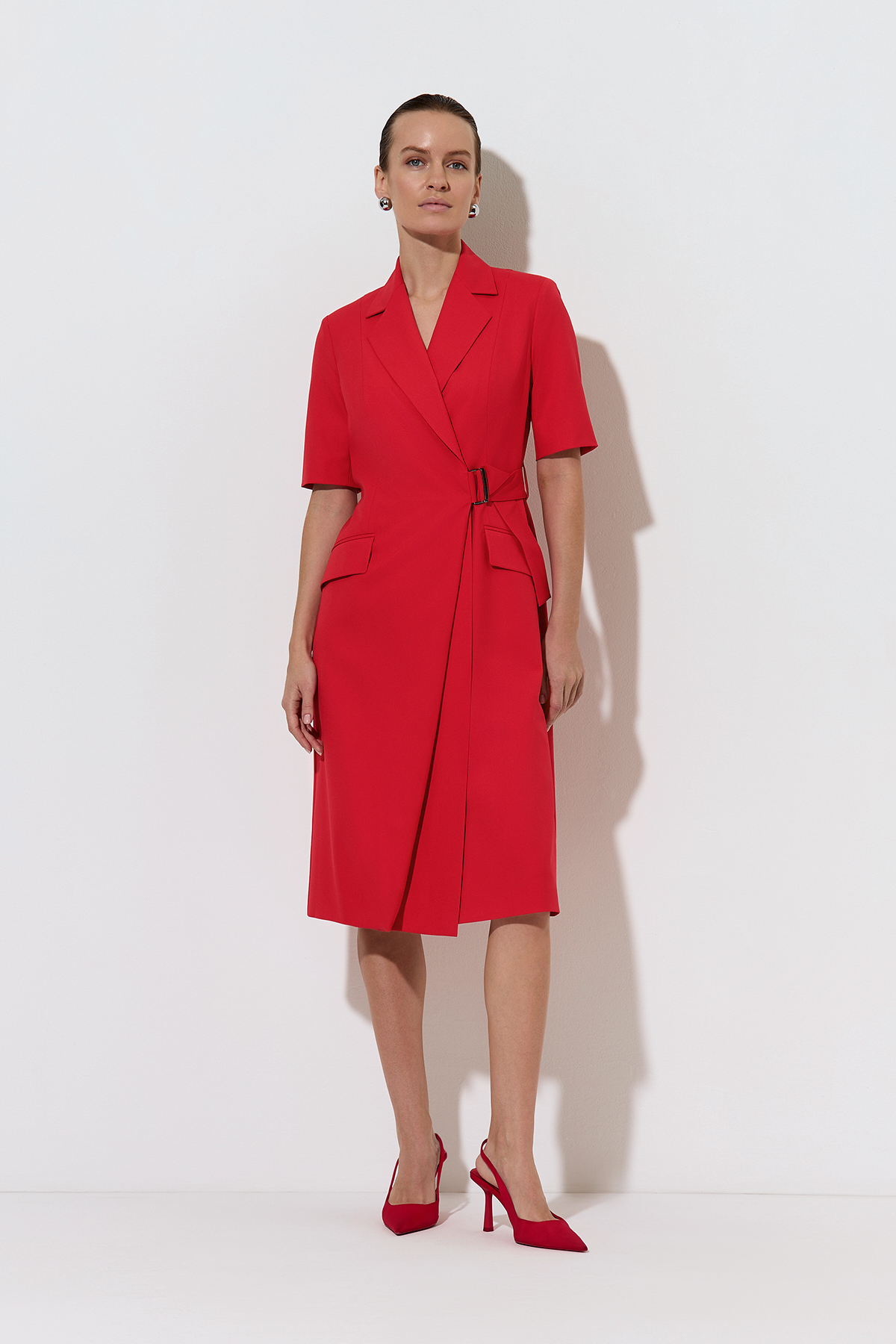 Платье , пол женский, цвет красный