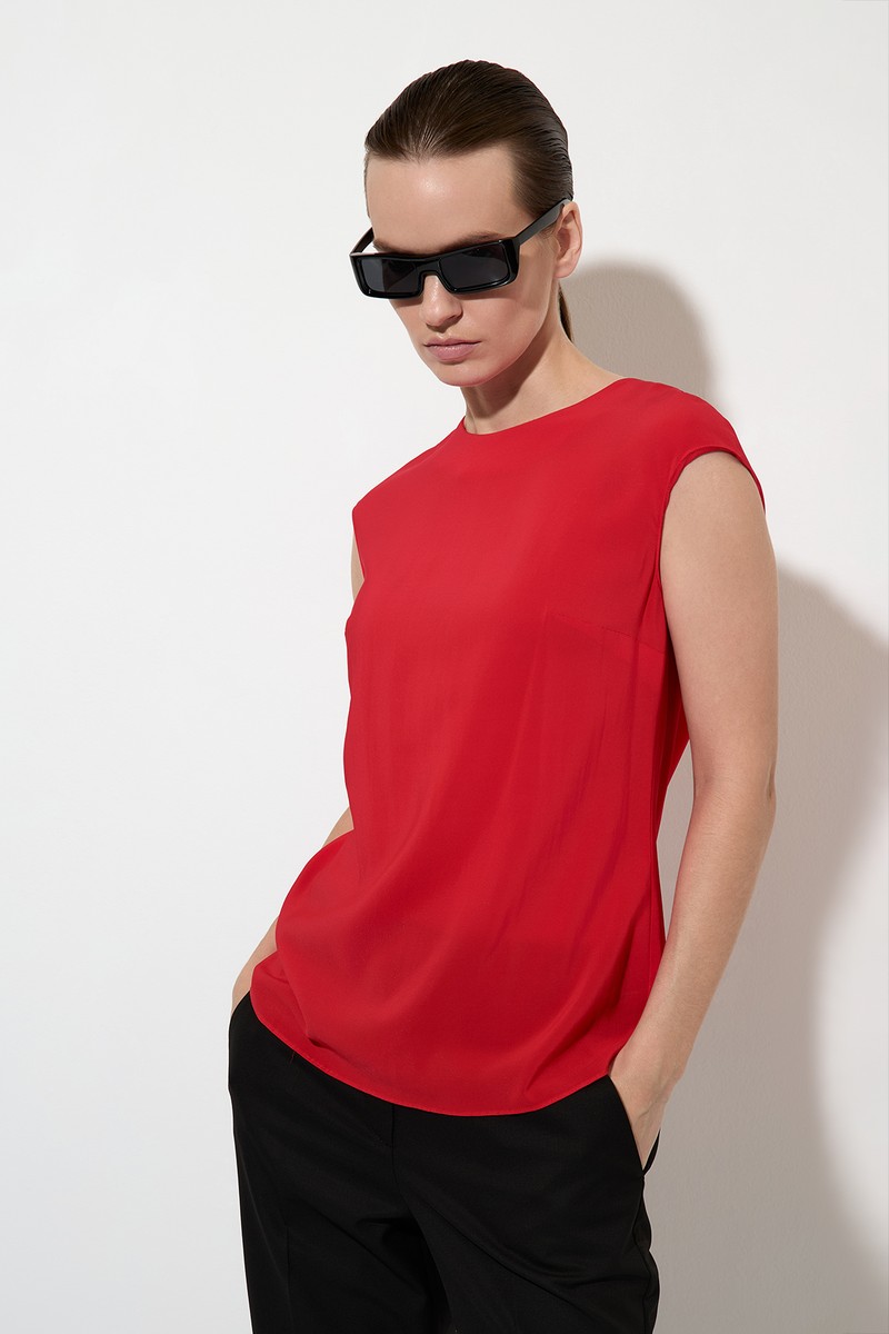 Блузка VASSA&Co, пол женский, цвет красный