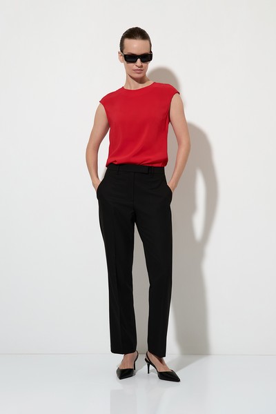 Базовые брюки VASSA&Co, пол женский, цвет черный