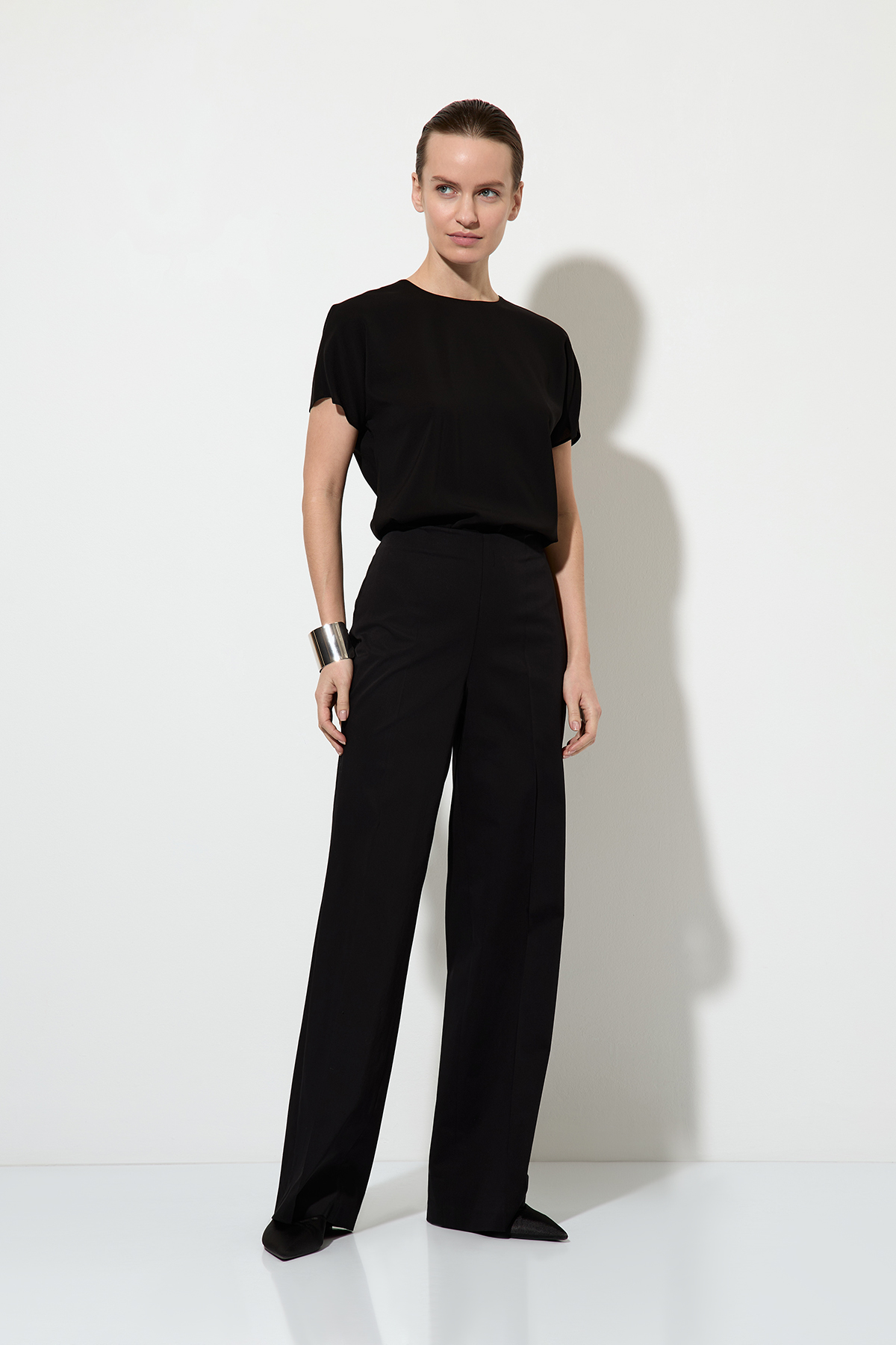 Trousers VASSA&Co, пол female, цвет black