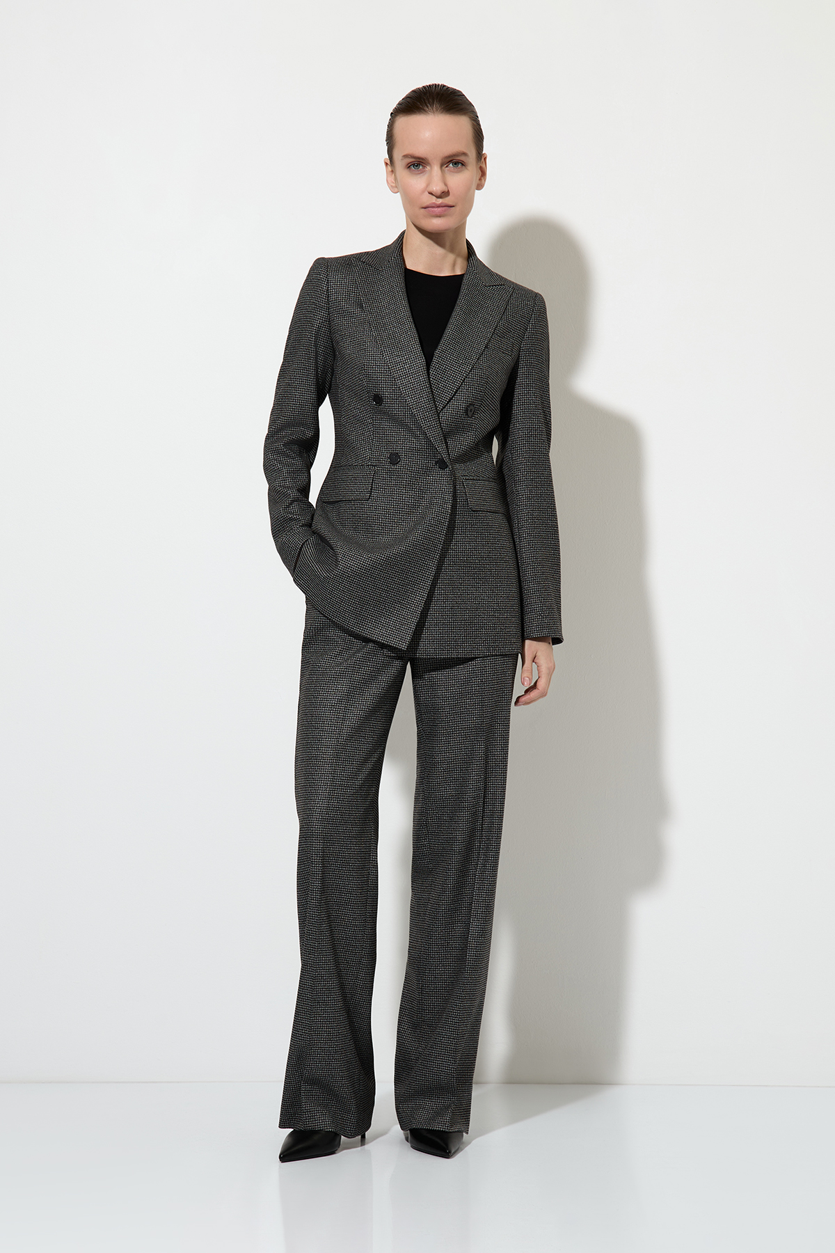 Двубортный жакет в мелкую клетку VASSA&Co, пол женский, цвет черный