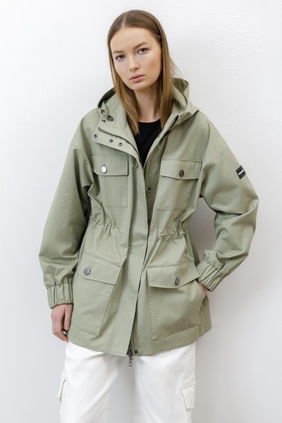 Ветровка из хлопка VASSA CODE, пол женский, цвет зеленый