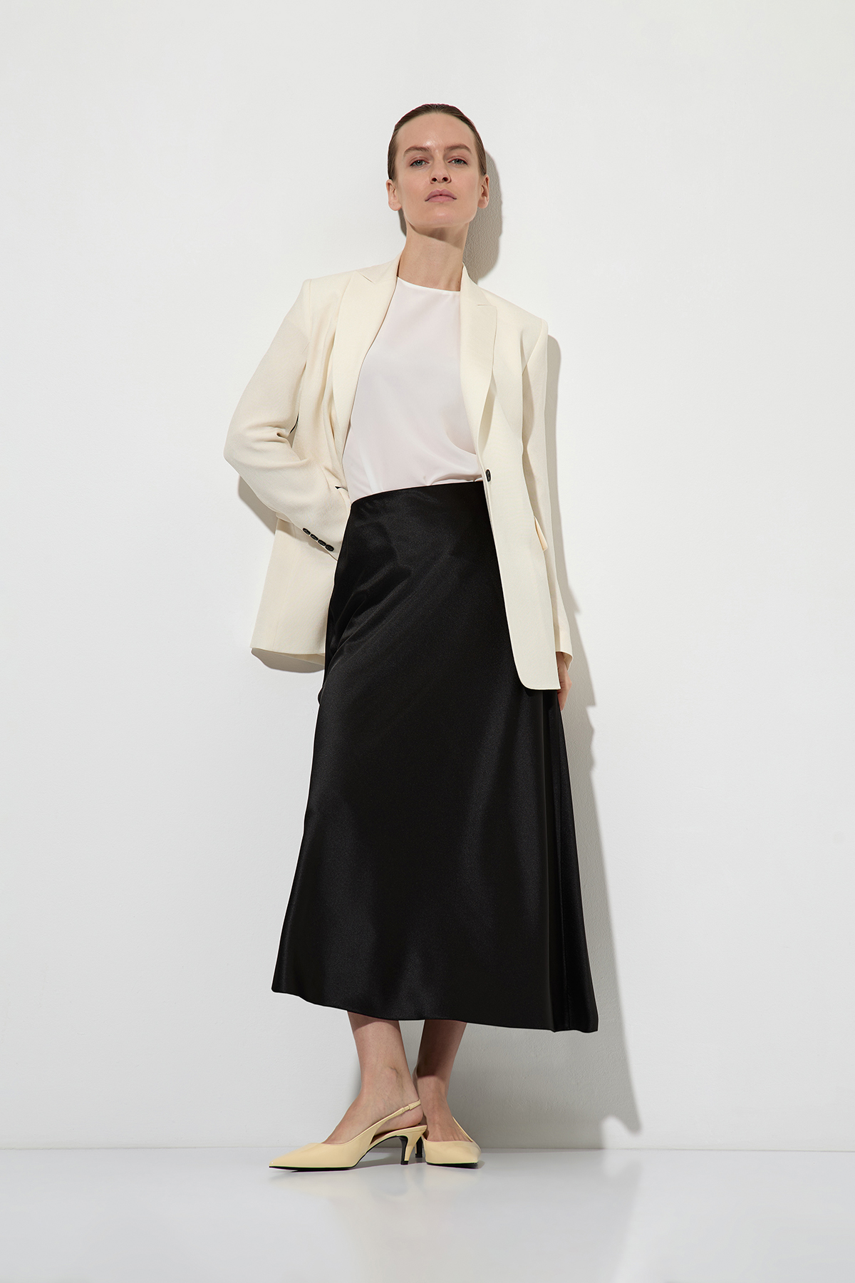 Юбка из атласного материала VASSA&Co, пол женский, цвет черный