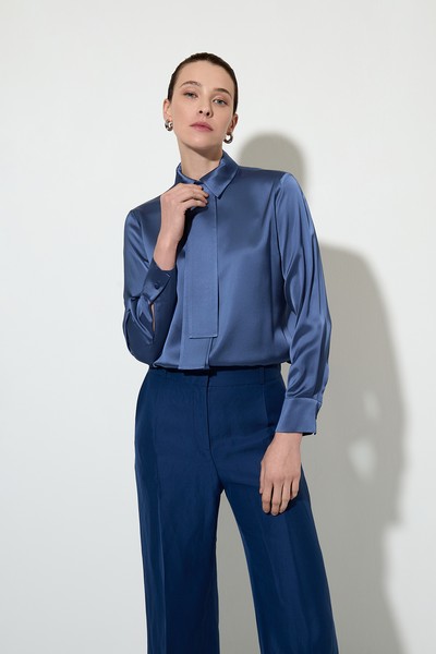 Блузка со съемным галстуком VASSA&Co, пол женский, цвет синий