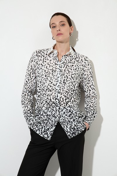 Блузка свободного силуэта VASSA&Co, пол женский, цвет белый