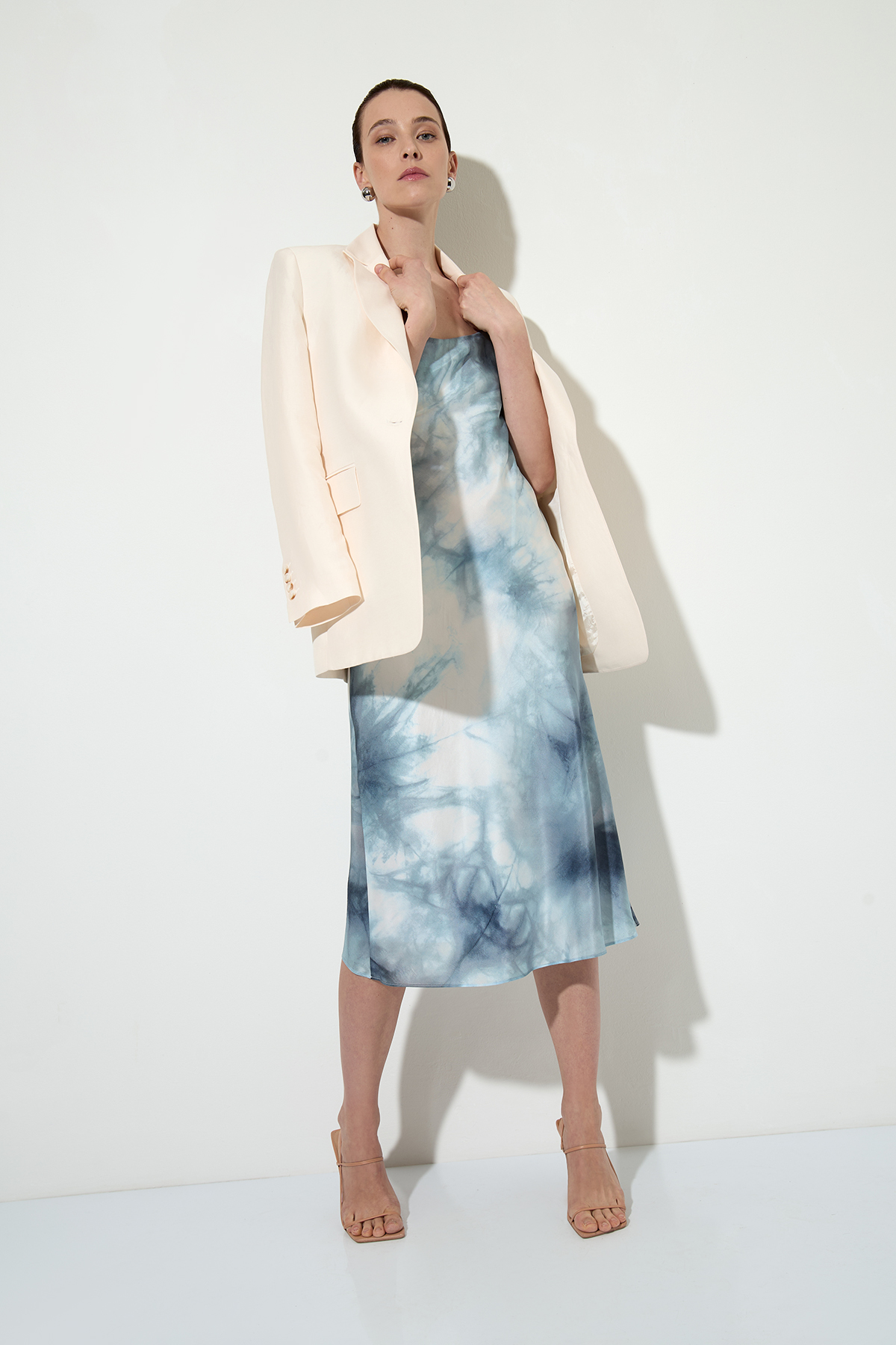 Silk combination dress , пол female, цвет серый