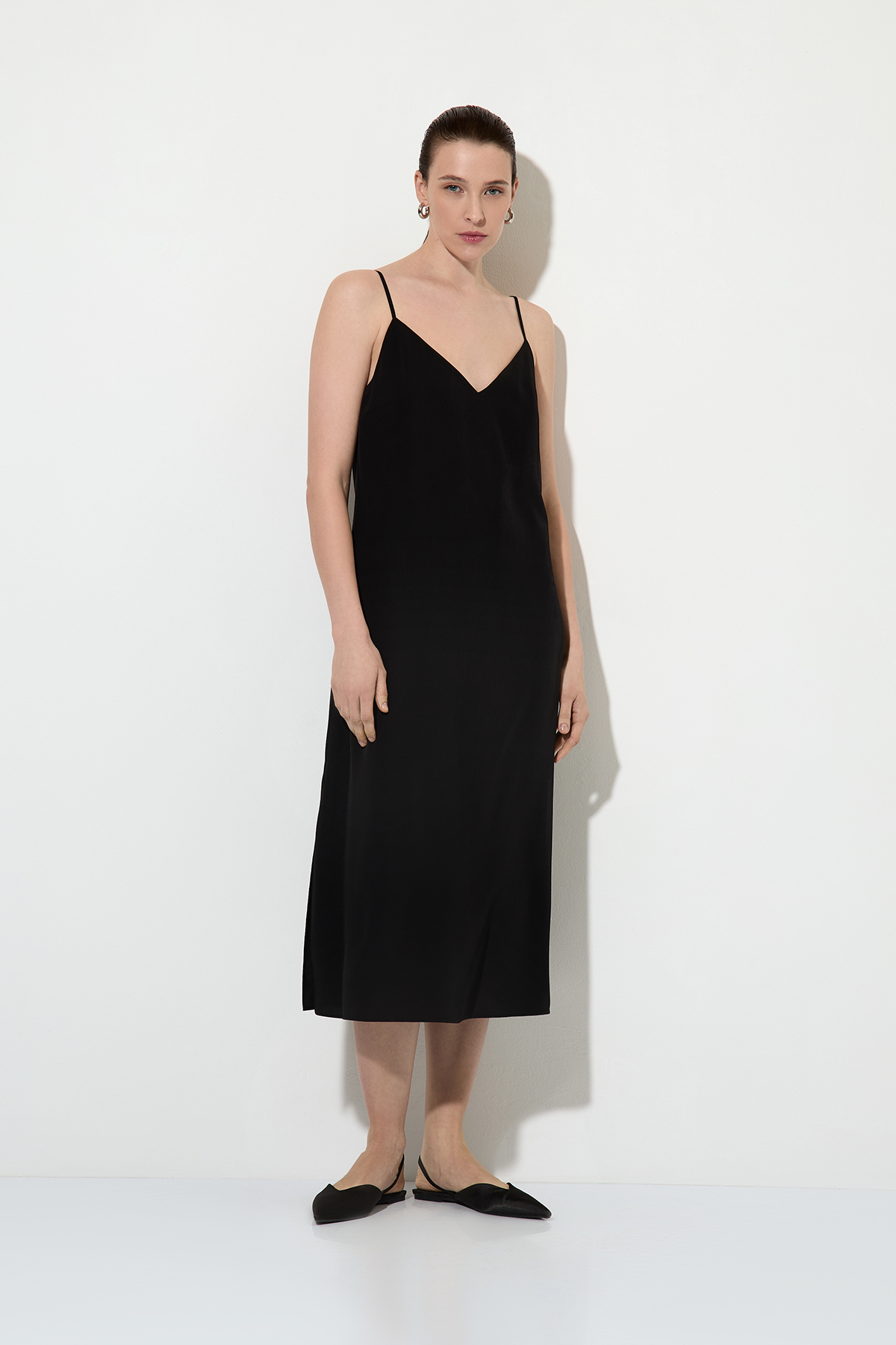 Платье-комбинация , пол женский, цвет черный