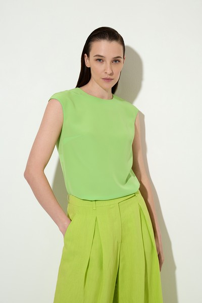 Блузка без рукавов VASSA&Co, пол женский, цвет зеленый