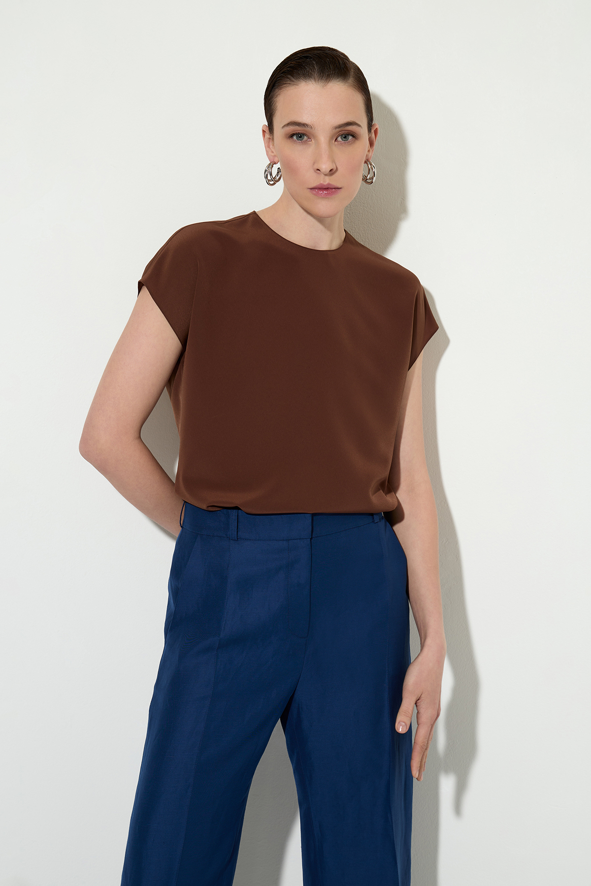 Блузка со спущенной линией плеча VASSA&Co, пол женский, цвет коричневый