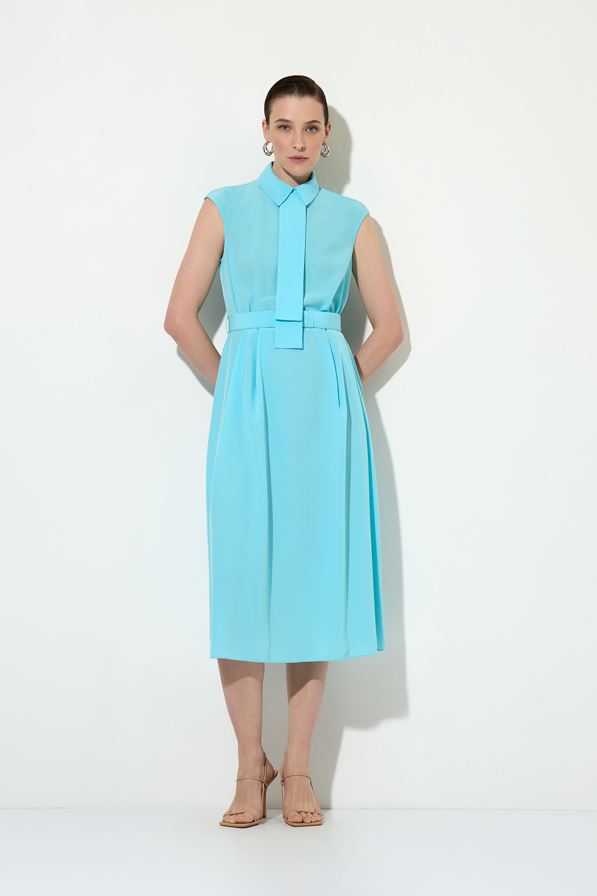 Платье-рубашка со съемным галстуком , пол женский, цвет голубой