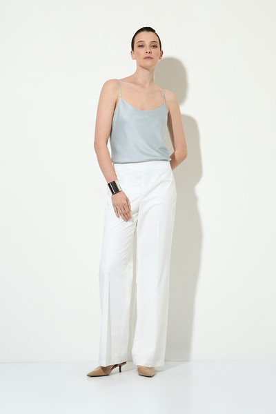 Trousers VASSA&Co, пол female, цвет white