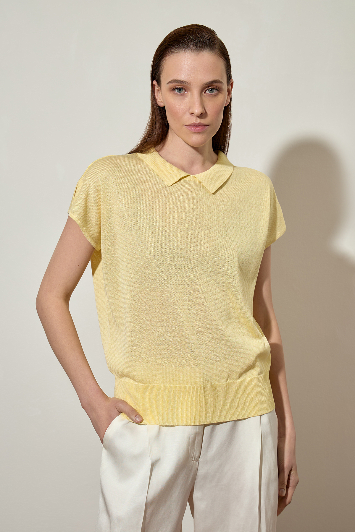 Джемпер-поло из вискозы и шелка VASSA CODE, пол женский, цвет желтый