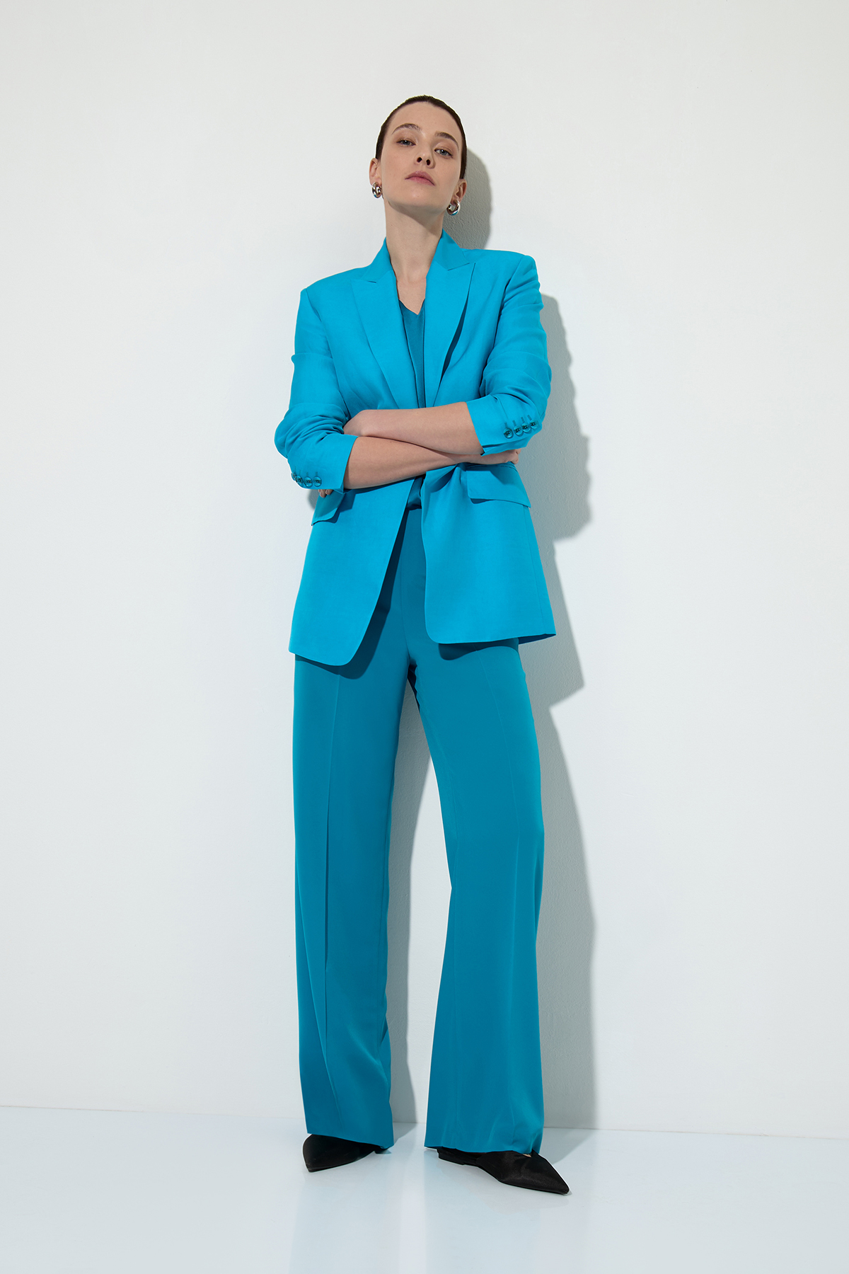 Брюки , пол женский, цвет зеленый