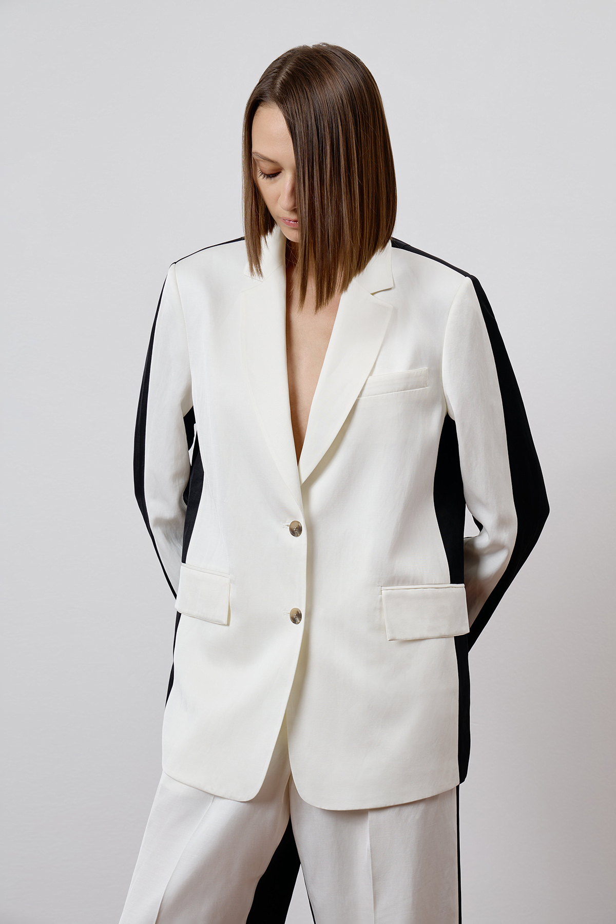 Жакет с контрастными деталями VASSA CODE, пол женский, цвет черный